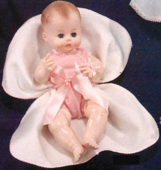 Effanbee - Twinkie - Baby Classics - Diaper Set and Shell-edge Fleece Blanket - Caucasian - Doll